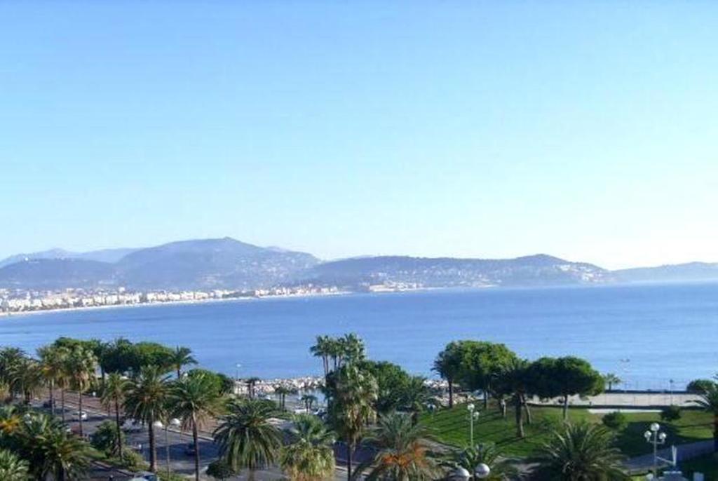 Le Riviera Plage Nice Exterior photo